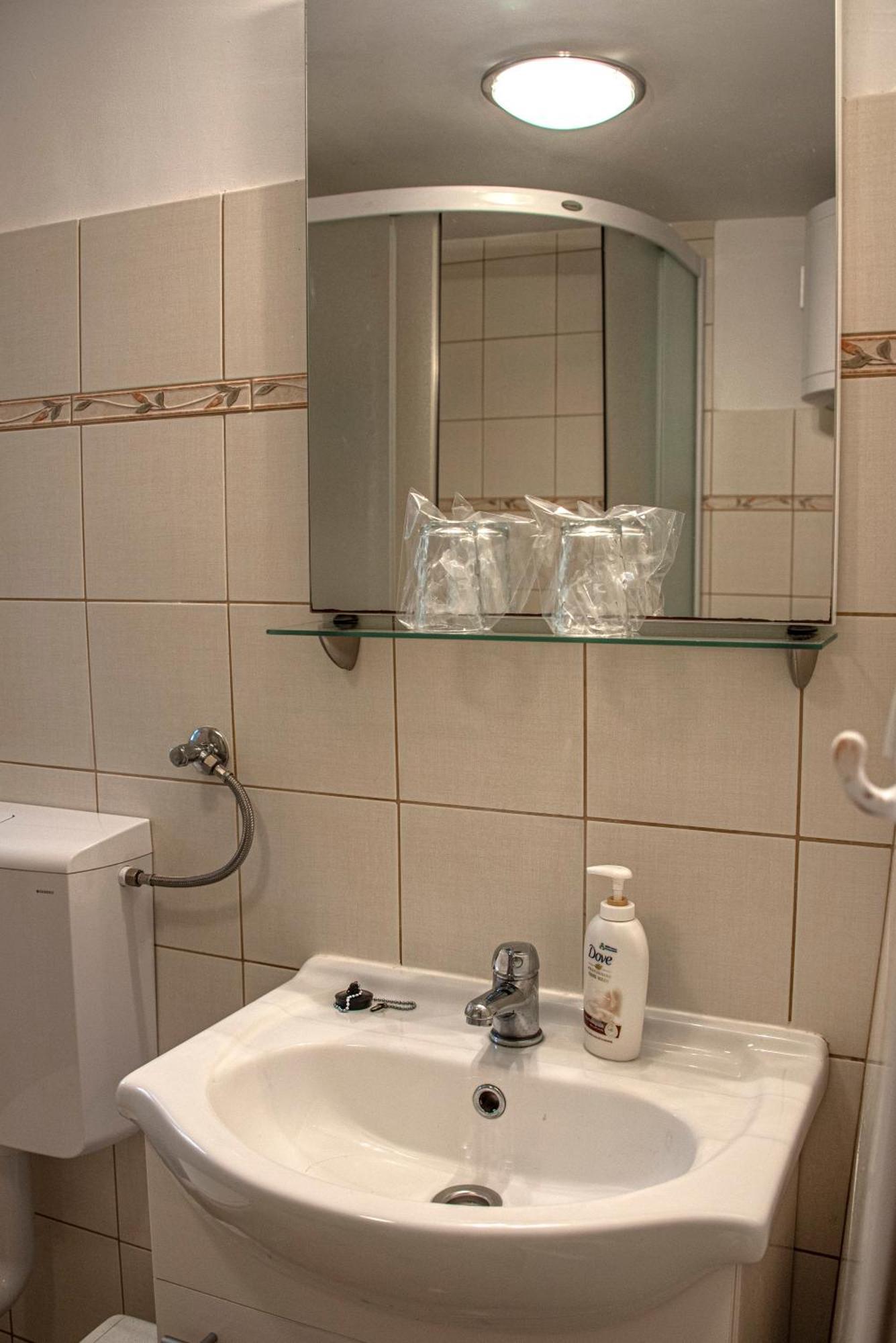 Apartman Nives ลูเบนิตเซ ภายนอก รูปภาพ
