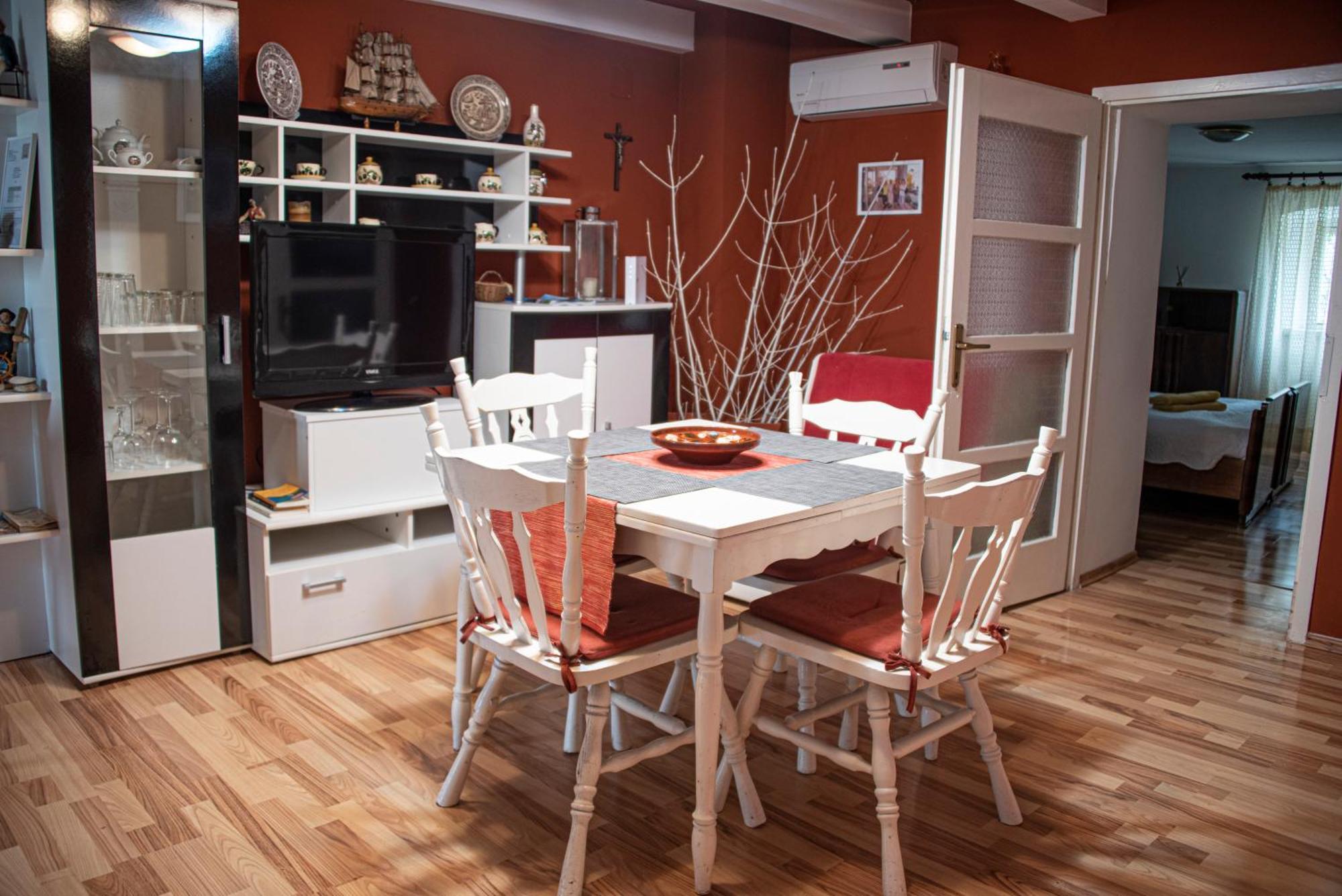 Apartman Nives ลูเบนิตเซ ภายนอก รูปภาพ